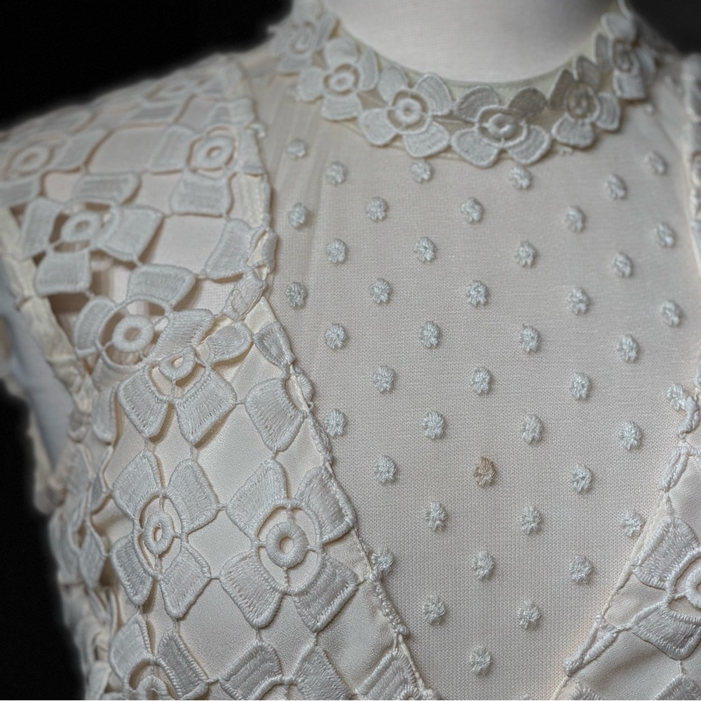Romeo & Juliet Couture Cream Lace Mini Dress - Picture 8 of 12